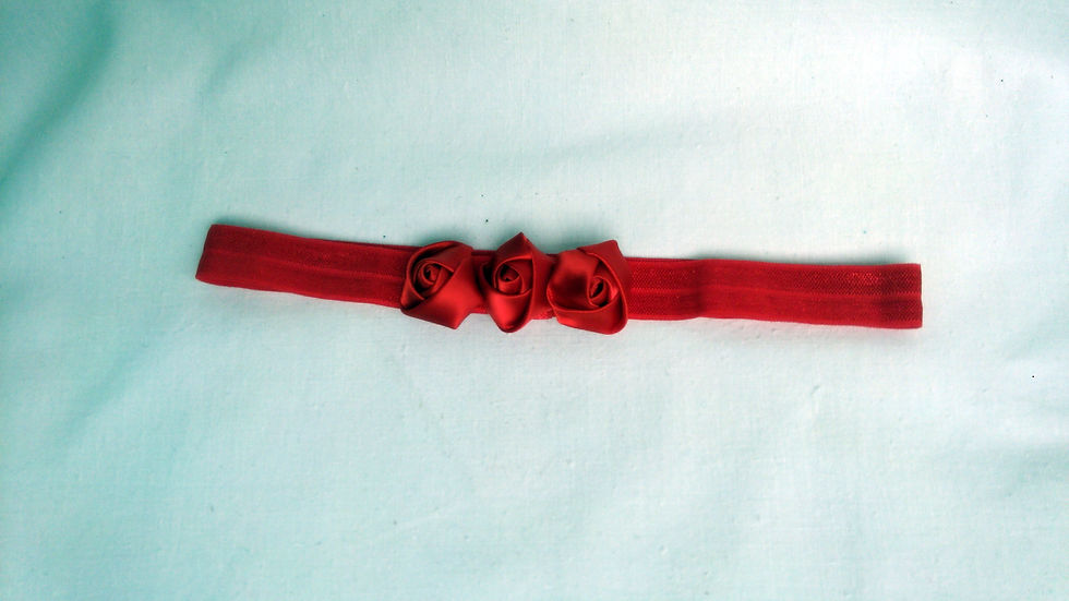 Повязка с тремя маленькими розочками