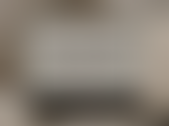 laptop screen with text read more on display