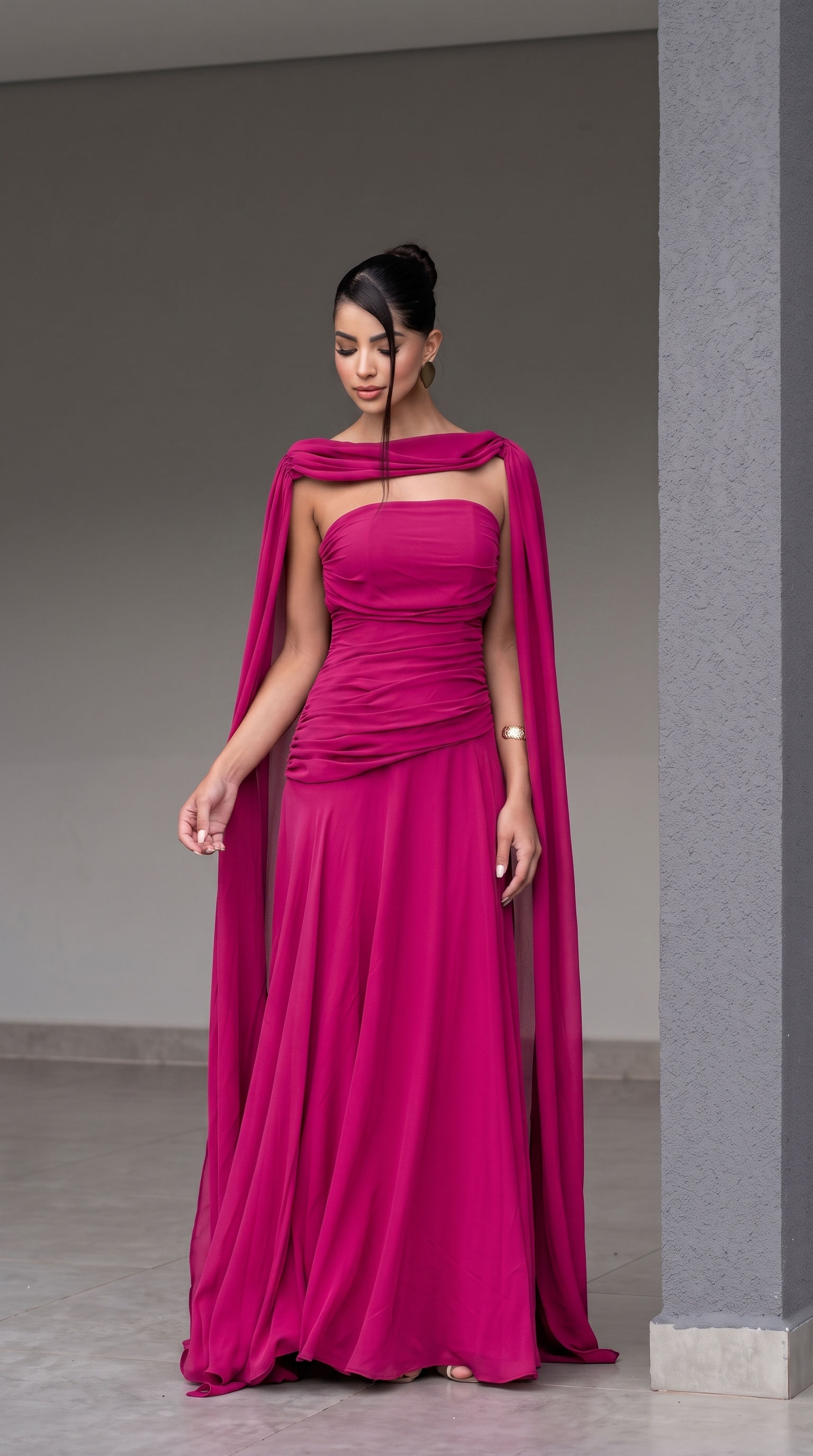 Vestido de Festa Samara Fúcsia com Capa Longa