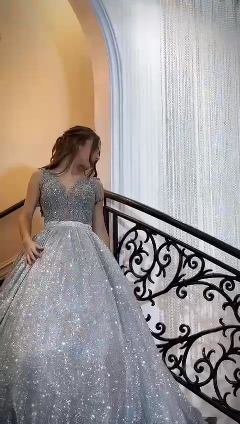 Miniatura: Vestido debutante Leona Prata