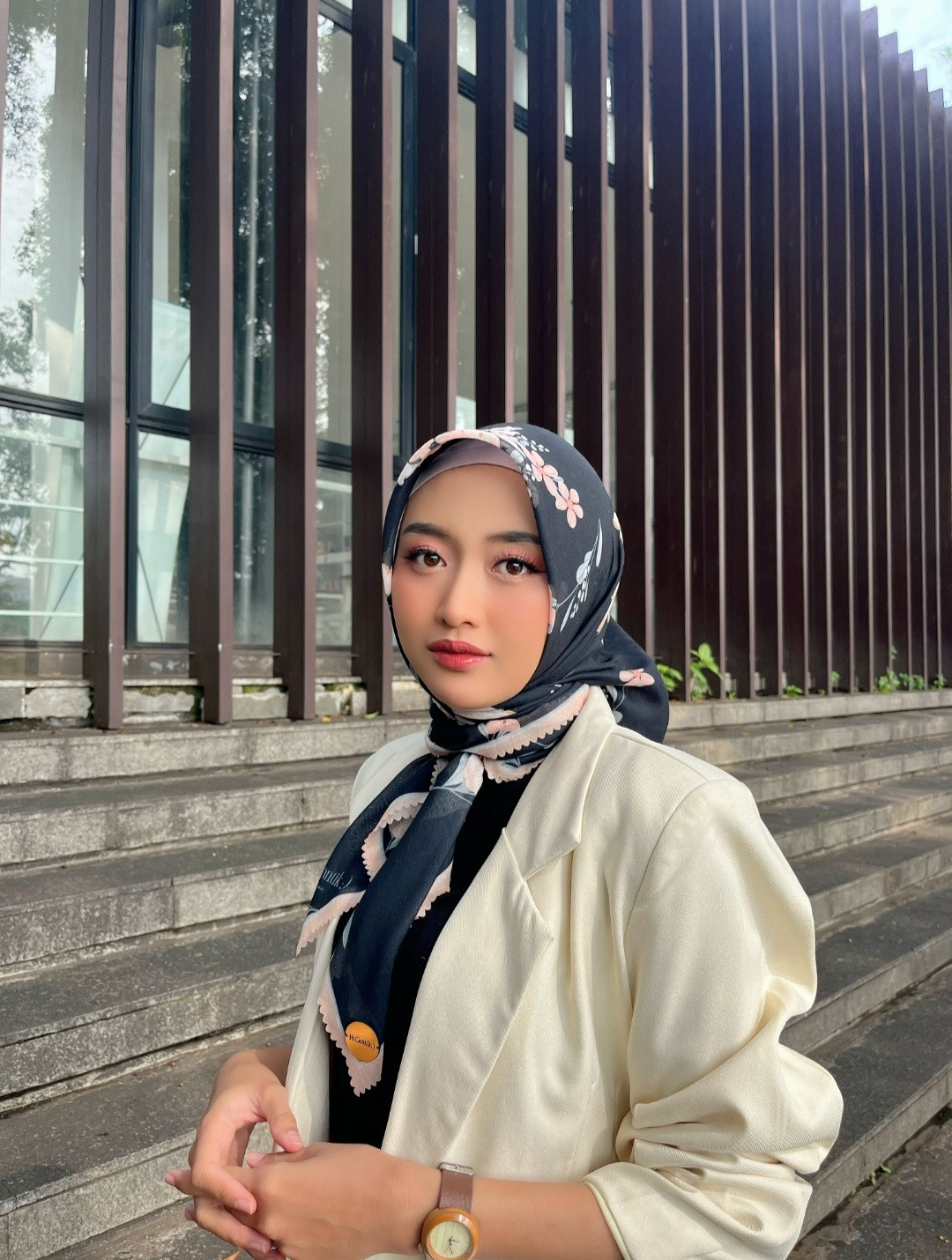 Hi Cantik Printed Shawl Sateen Floral Series Square