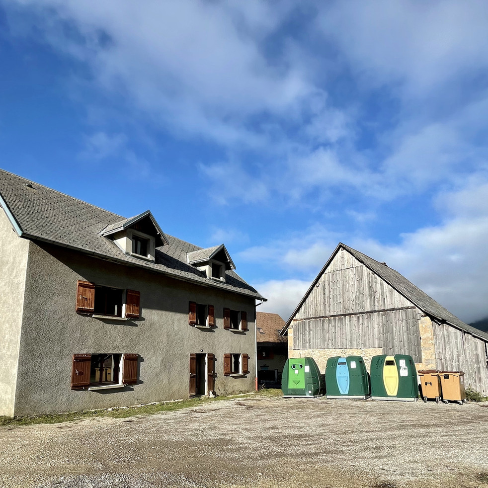 1 - maison avec grange et terrain.jpeg
