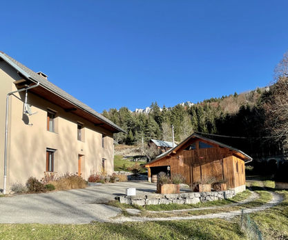 1-maison entièrement rénovée avec garage _ atelier copie.jpeg