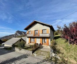 1 - Maison avec cour et jardin, exposée plein sud.jpeg
