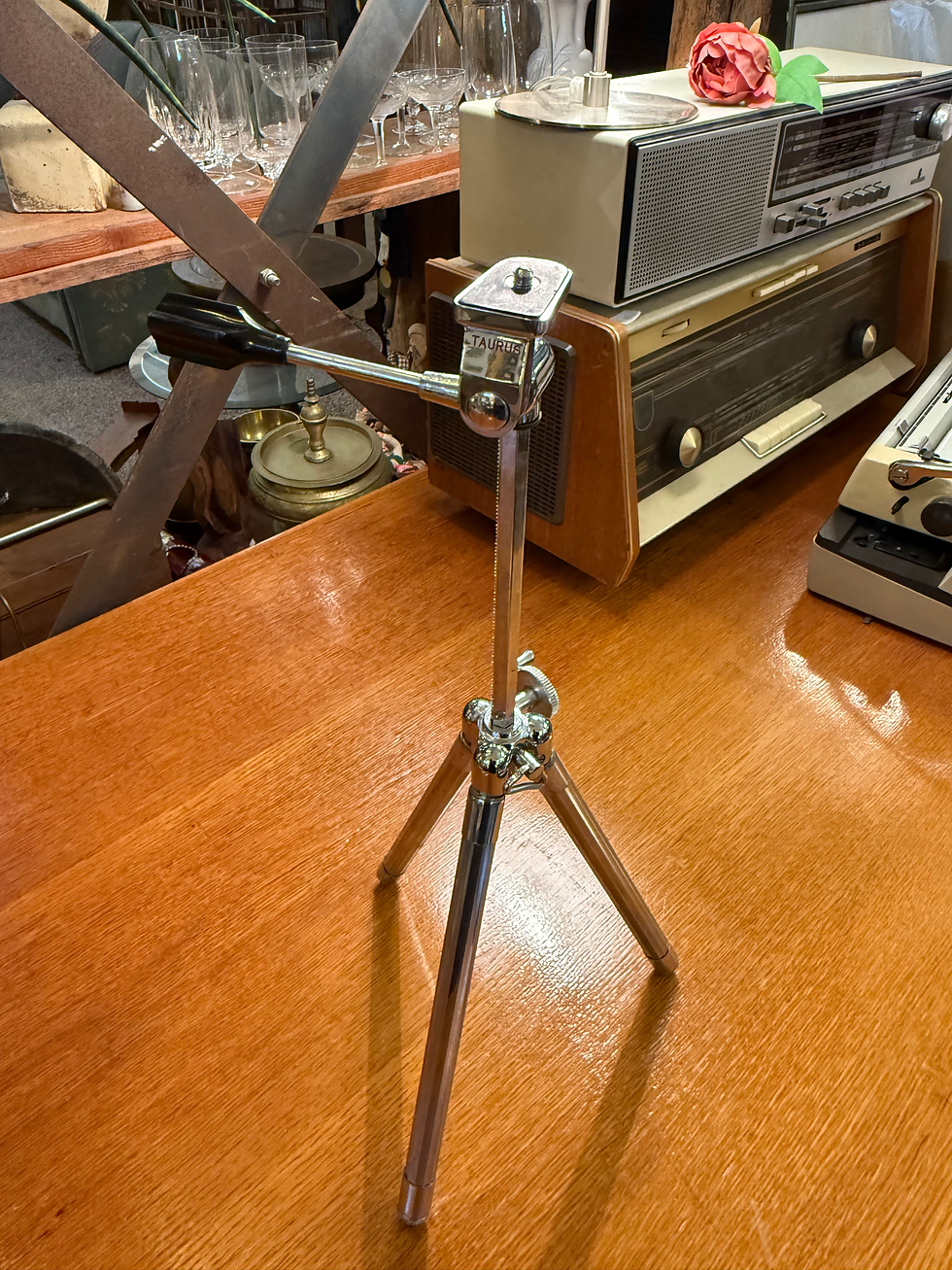 Thumbnail: Vintage Taurus Statief