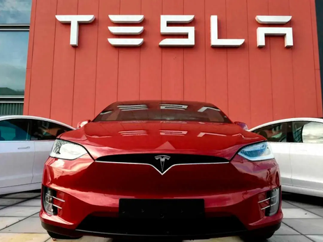 India produces its own Tesla, and a "Tesla Power" battery manufacturer has emerged in India.