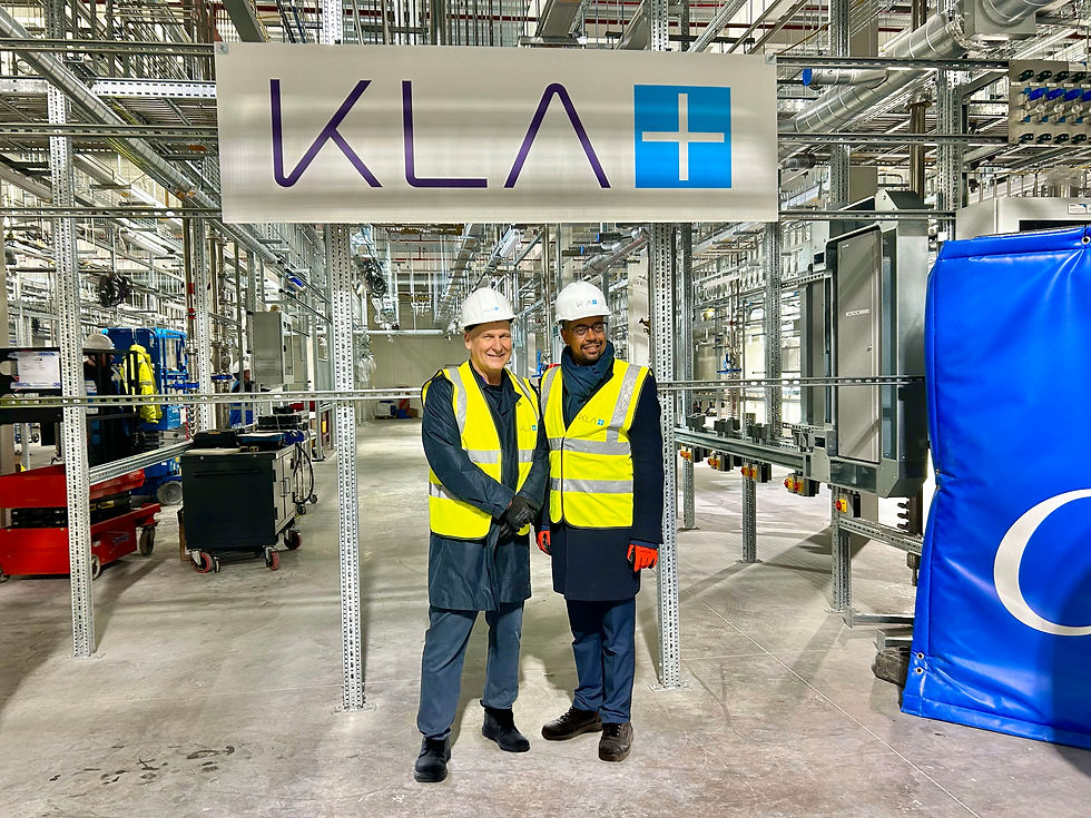 Vaughan Gething Visits CMB Semiconductor Project In Newport