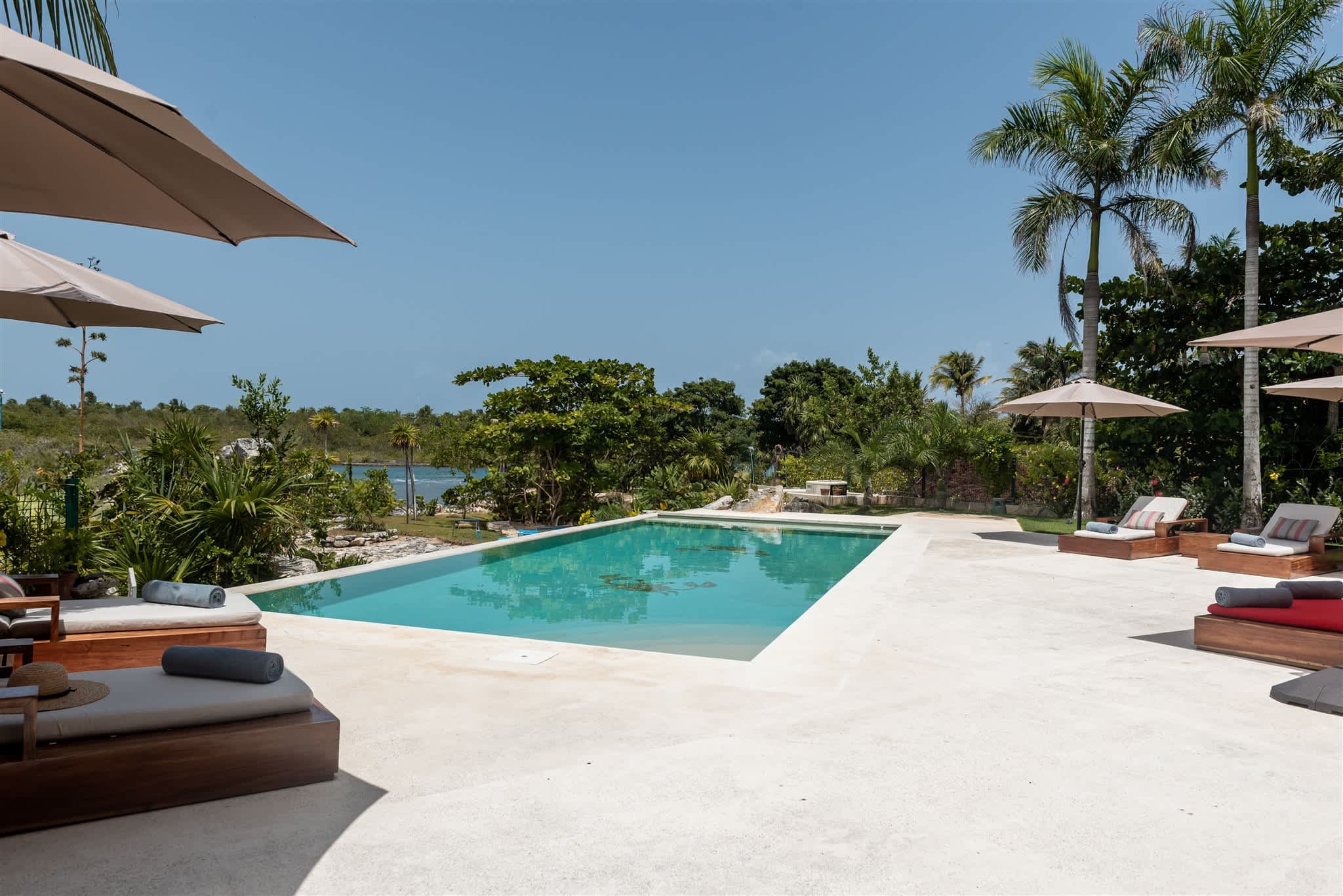 Private pool and terrace overlooking the Caleta