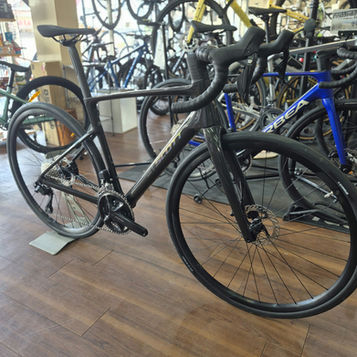 新入荷 進化し続けるSCOTT Addict 40 エアロ化し軽量で快適なカーボンフレーム。