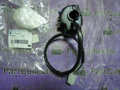 Thumbnail: PEUGEOT ELYSEO 125 150 125T RGT 2001 HANDLE SWITCH LEFT PE743522 743522