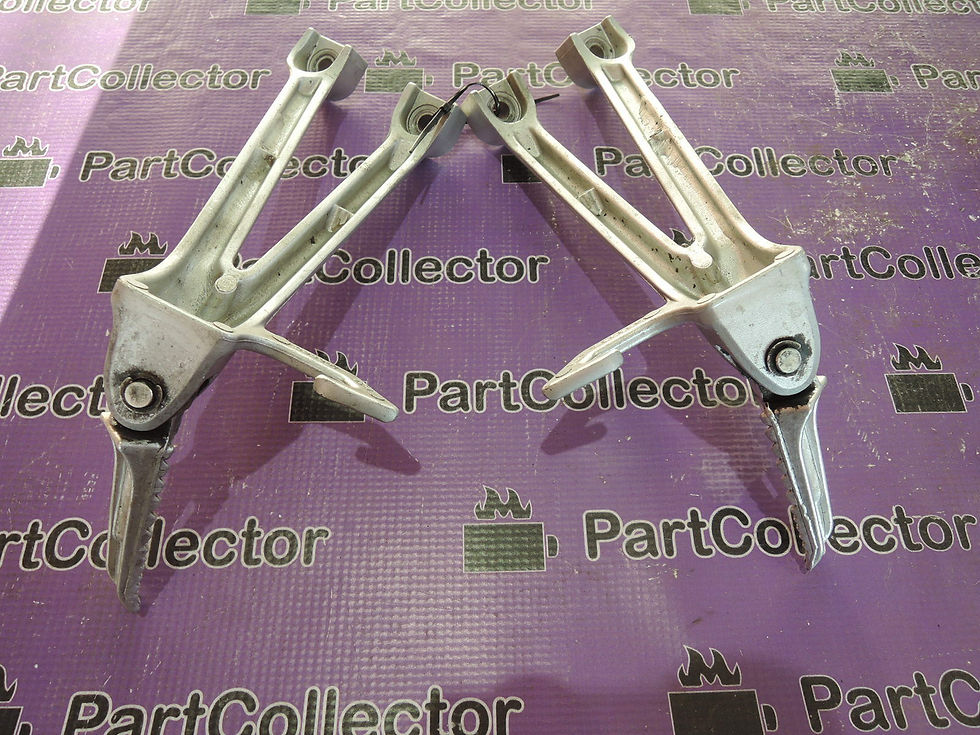 Thumbnail: SUZUKI GSXR 600 750 K6 K7 PILLION PASSENGER FOOTRESTS PEGS HANGERS 298997 298996