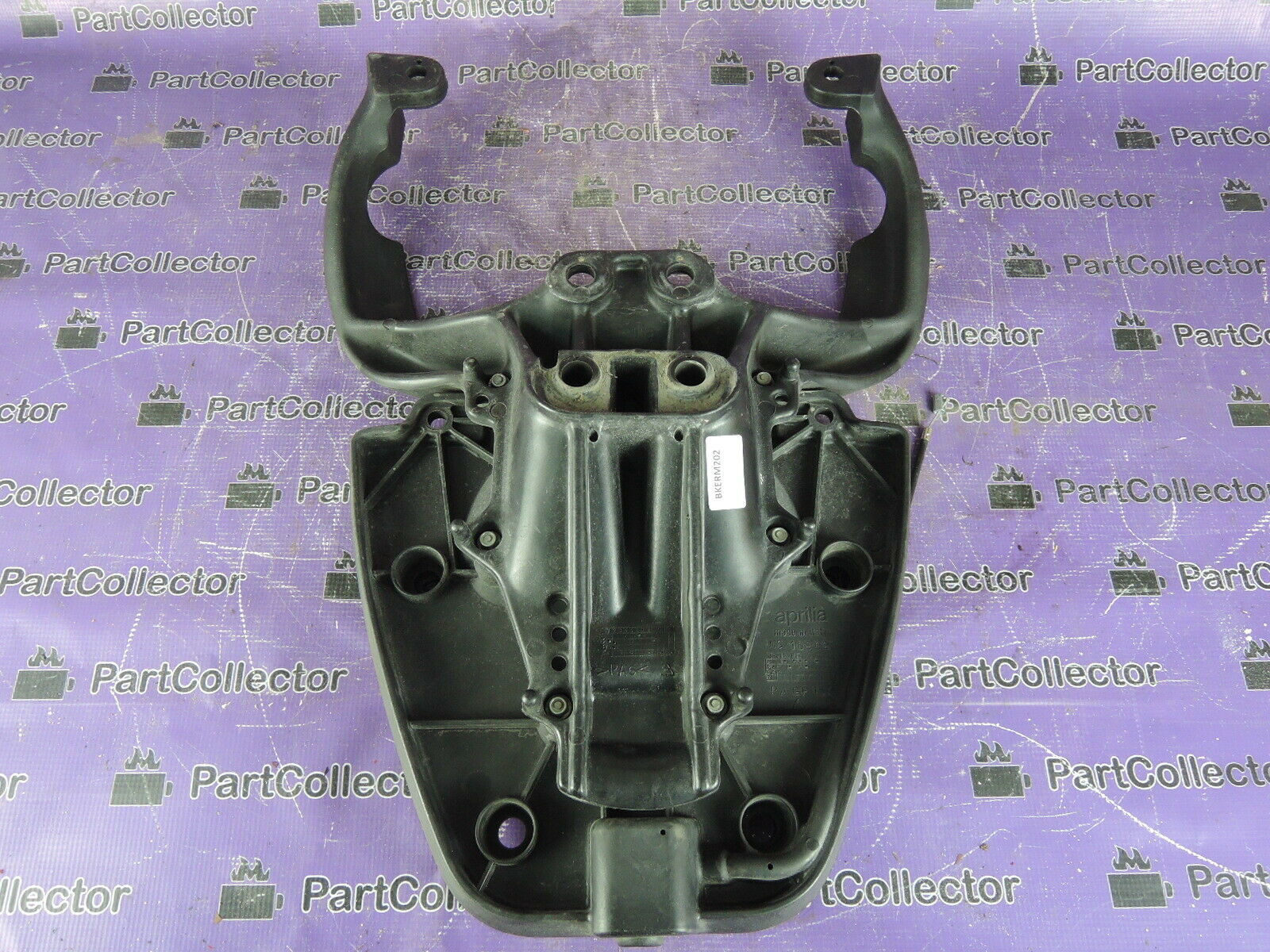 APRILIA SCARABEO 125 2004 - 2006 REAR RACK LUGGAGE CARRIER BRACKET 109028