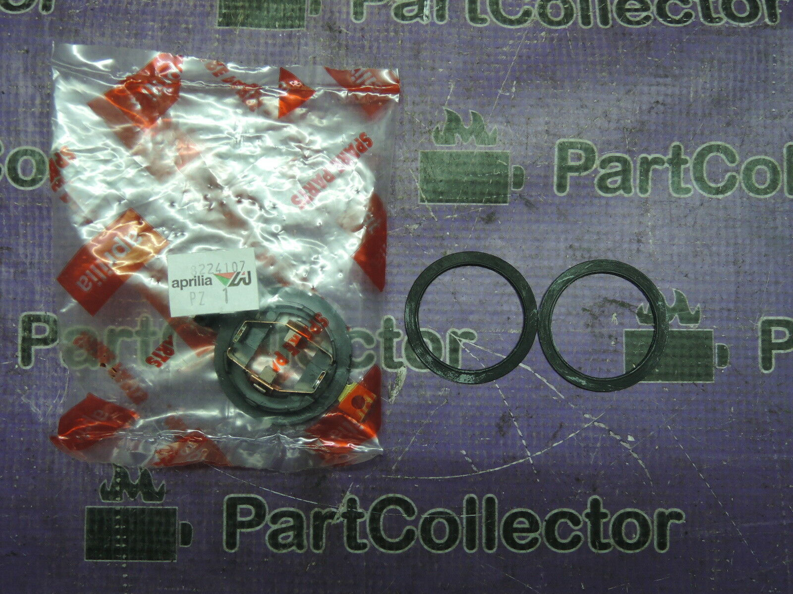 APRILIA BRUSH HOLDER WITH OR AMICO AREA GULLIVER RALLY SONIC SCARABEO AP8224093