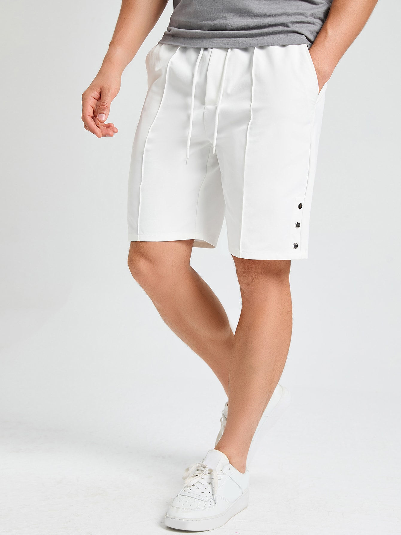 Men Button Side Drawstring Waist Shorts