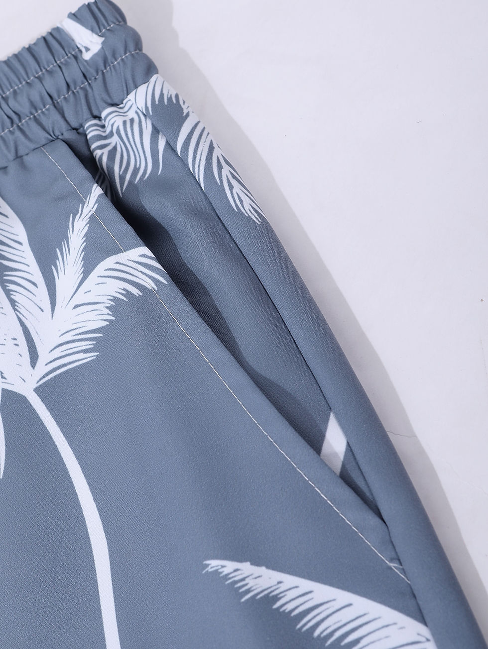 Thumbnail: Men Random Palm Tree Print Shirt & Drawstring Waist Shorts Without Tee