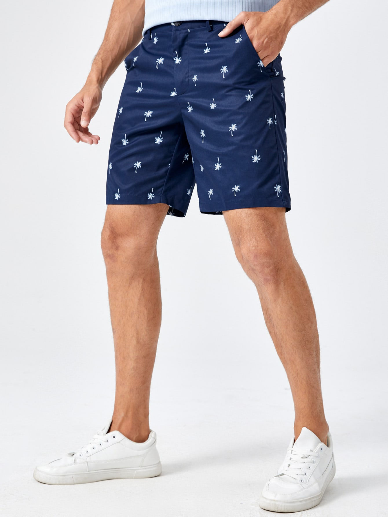 Men Coconut Tree Print Shorts