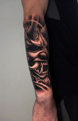 masque oni tatouage japonais realiste à toulouse realisme tattoo traditionnel