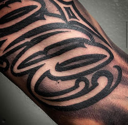 lettrage negatif detail toulouse tatoueur graff graffiti tattoo