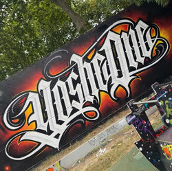 yoshe graffeur et tatoueur à toulouse artiste graffiti fresque murale décoration urbaine