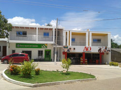 Conjunto de locales comerciales y ap
