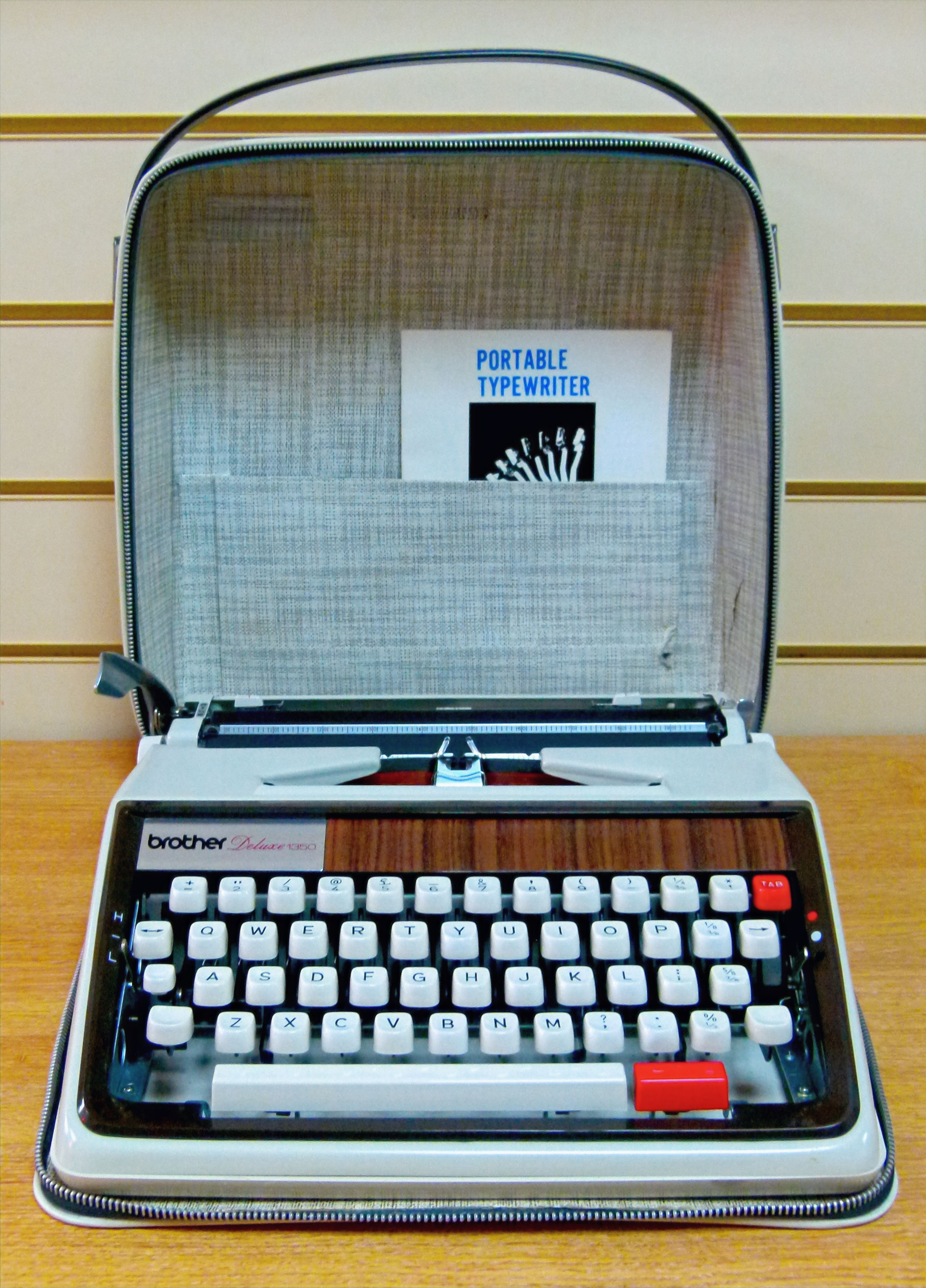 Brother Deluxe 1350 Portable (1977)