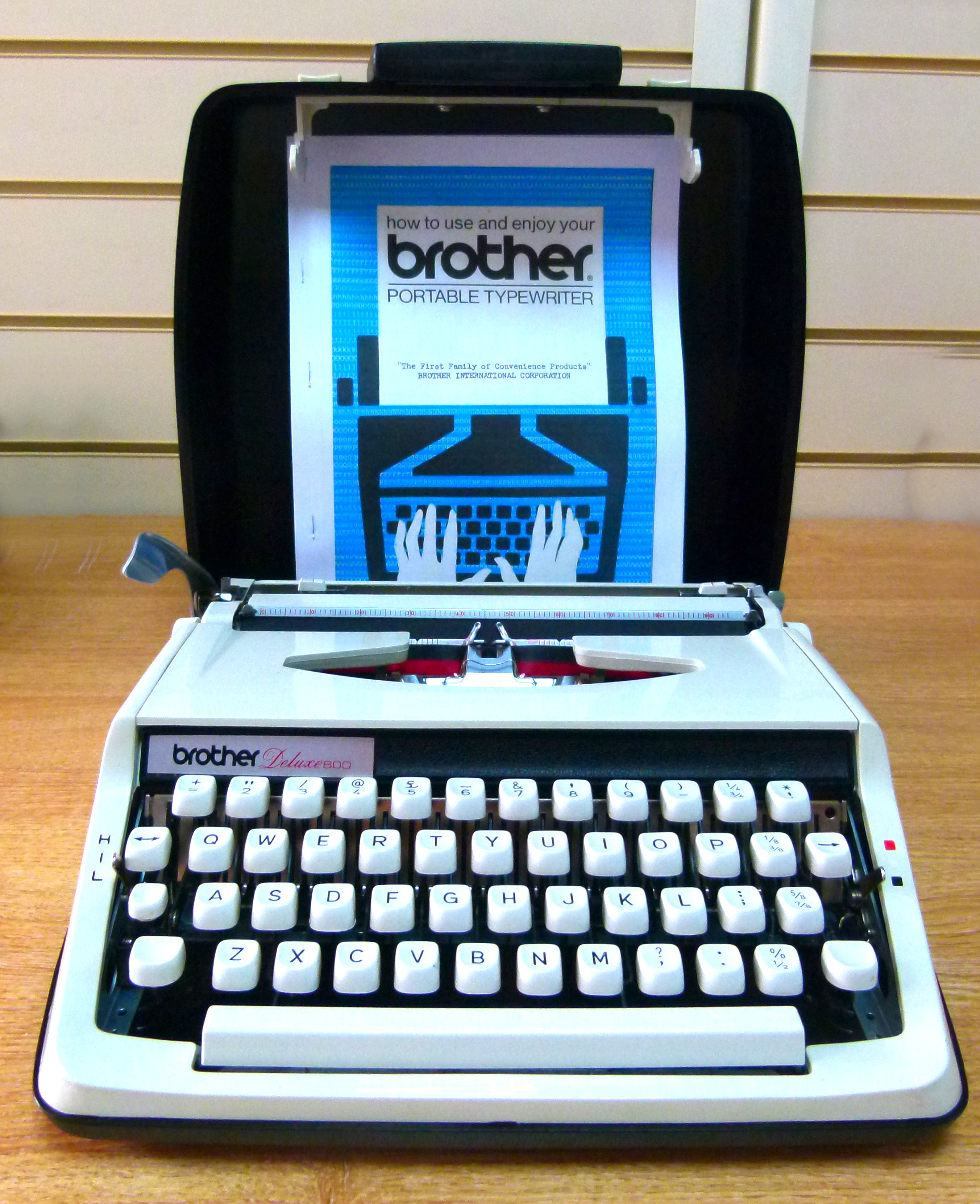 Brother Deluxe 800 Portable (1973)