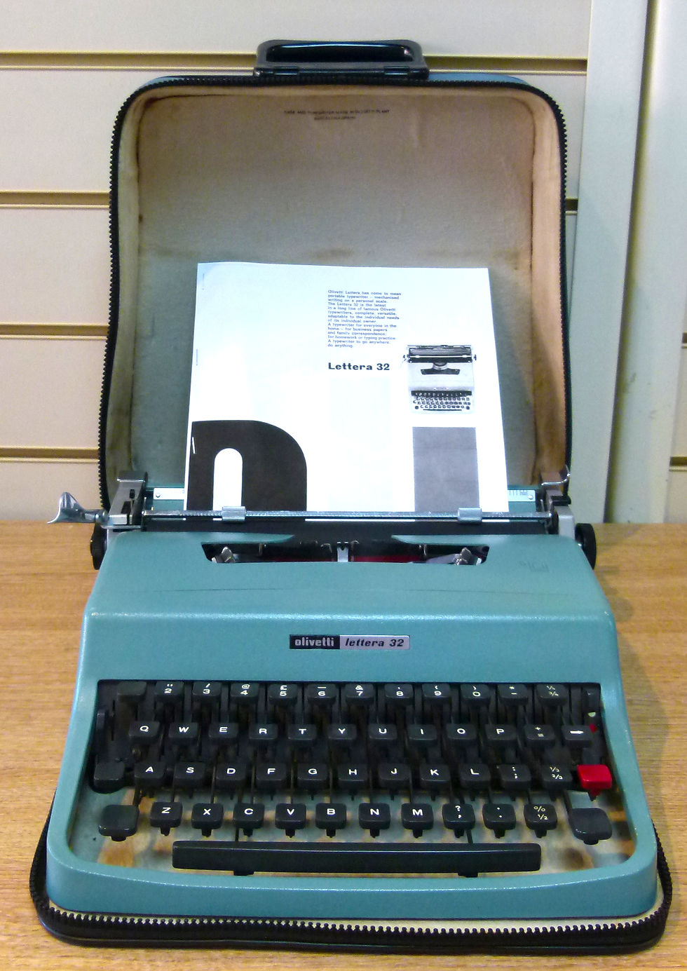 Thumbnail: Olivetti Lettera 32 Portable (1970)