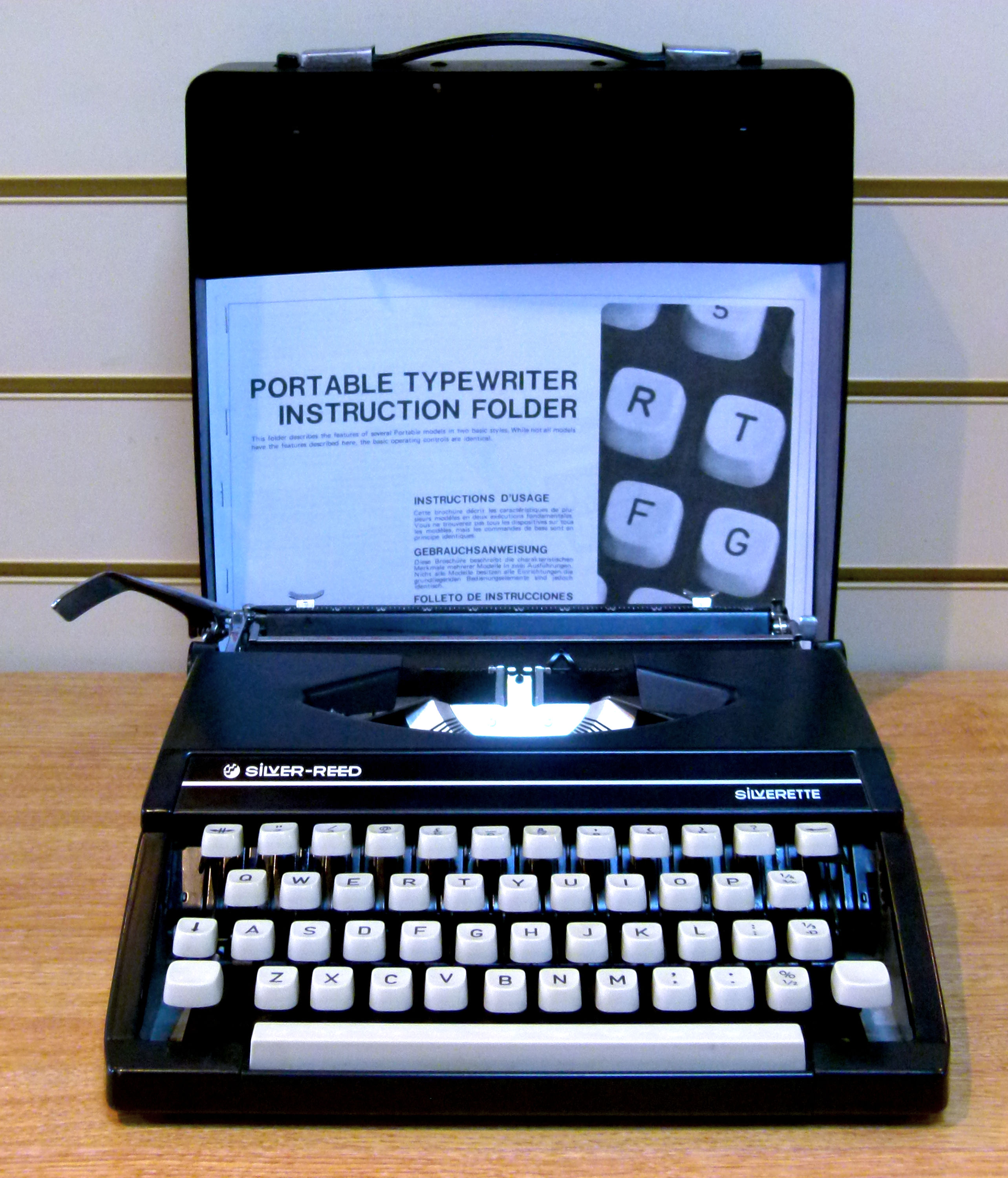 Silver Reed Silverette Portable (1970's)