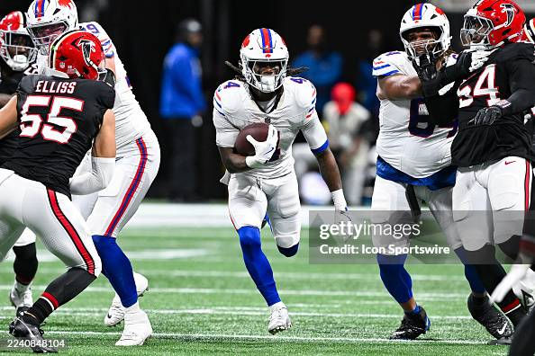 ATLANTA, GA - OCTOBER 13: Buffalo running back James Cook (4) runs the ball during the NFL game between the Buffalo Bills and the Atlanta Falcons on October 13th, 2025 at Mercedes-Benz Stadium in Atlanta, GA. (Photo by Rich von Biberstein/Icon Sportswire via Getty Images)