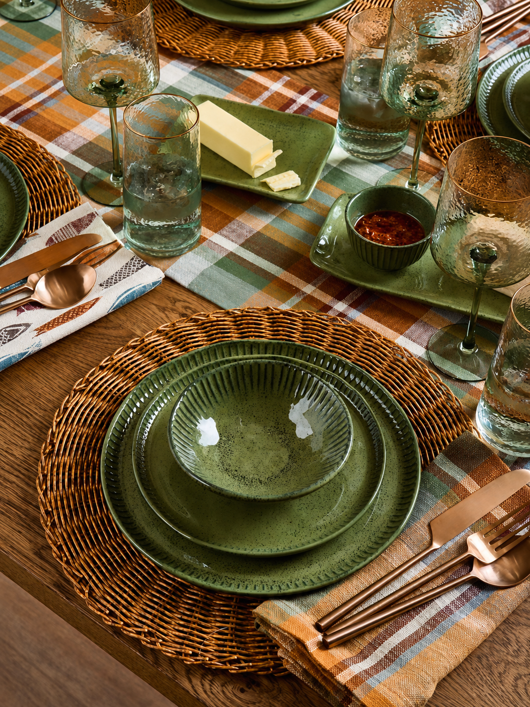 Giselle Green Glass Gold Rim Wine Glass