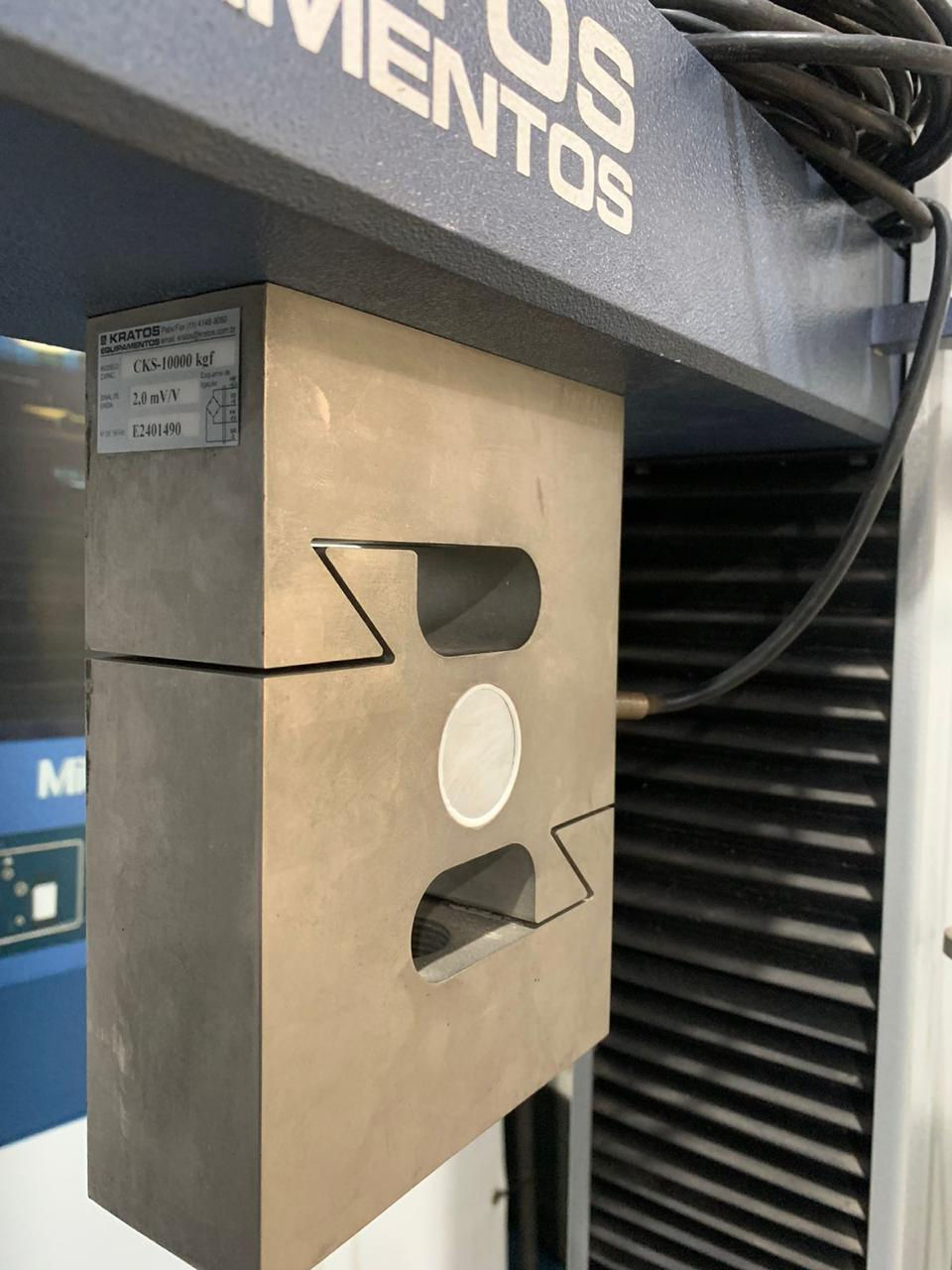 Miniatura: Máquina de Ensaio Universal marca KRATOS 10 Toneladas
