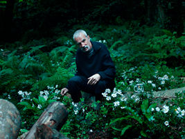 Un homme dans la nature.