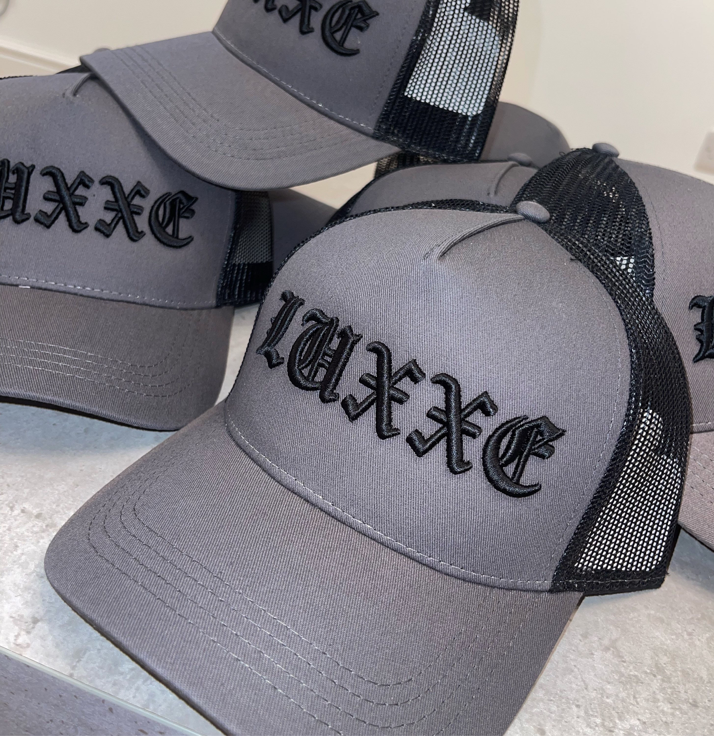 LUXXE DARK GREY TRUCKER 