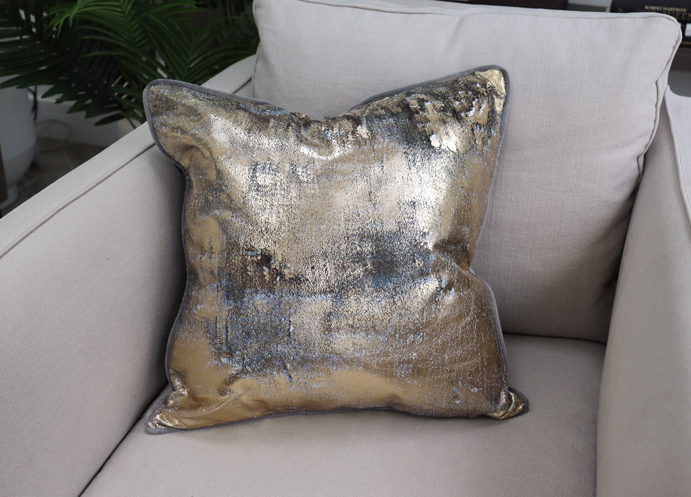 Thera Printed Gold Grey Cushion 45x45