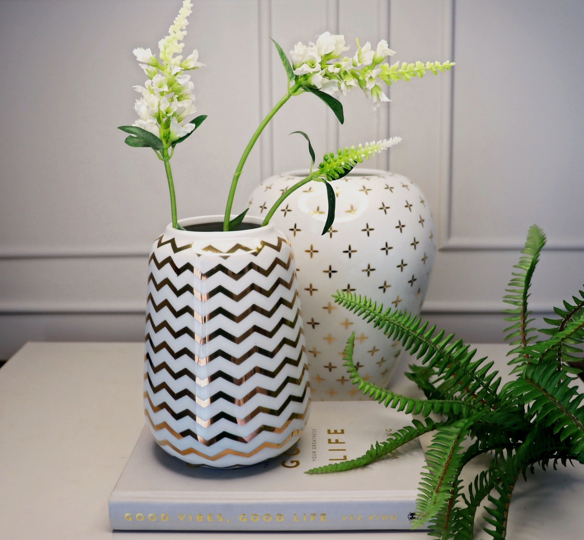 Jagger Premium White Gold Zig Zag Vase