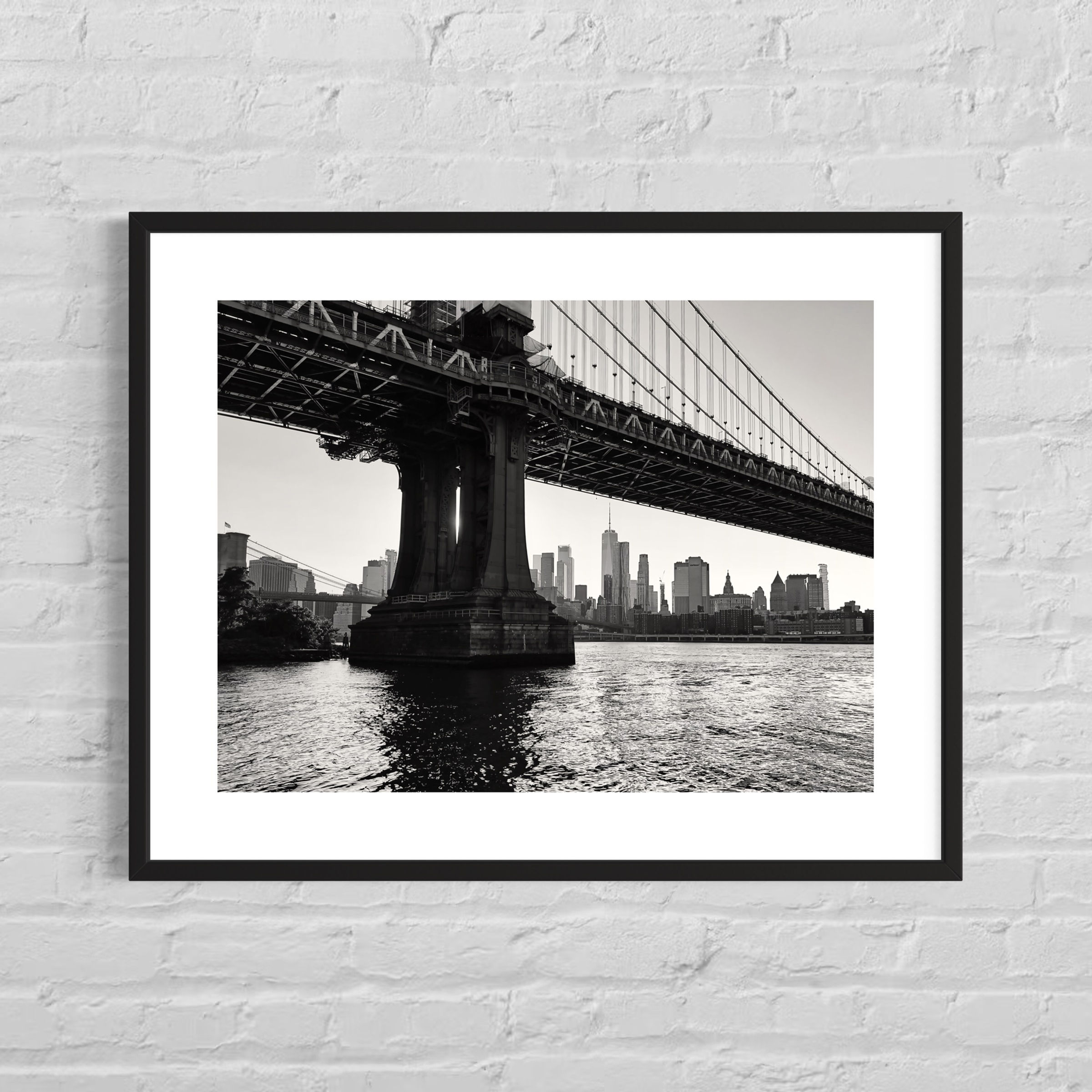 Schwarz‑Weiß‑Ansicht der Brooklyn Bridge mit klaren Kontrasten und ruhiger Bildwirkung – Brooklyn Bridge III