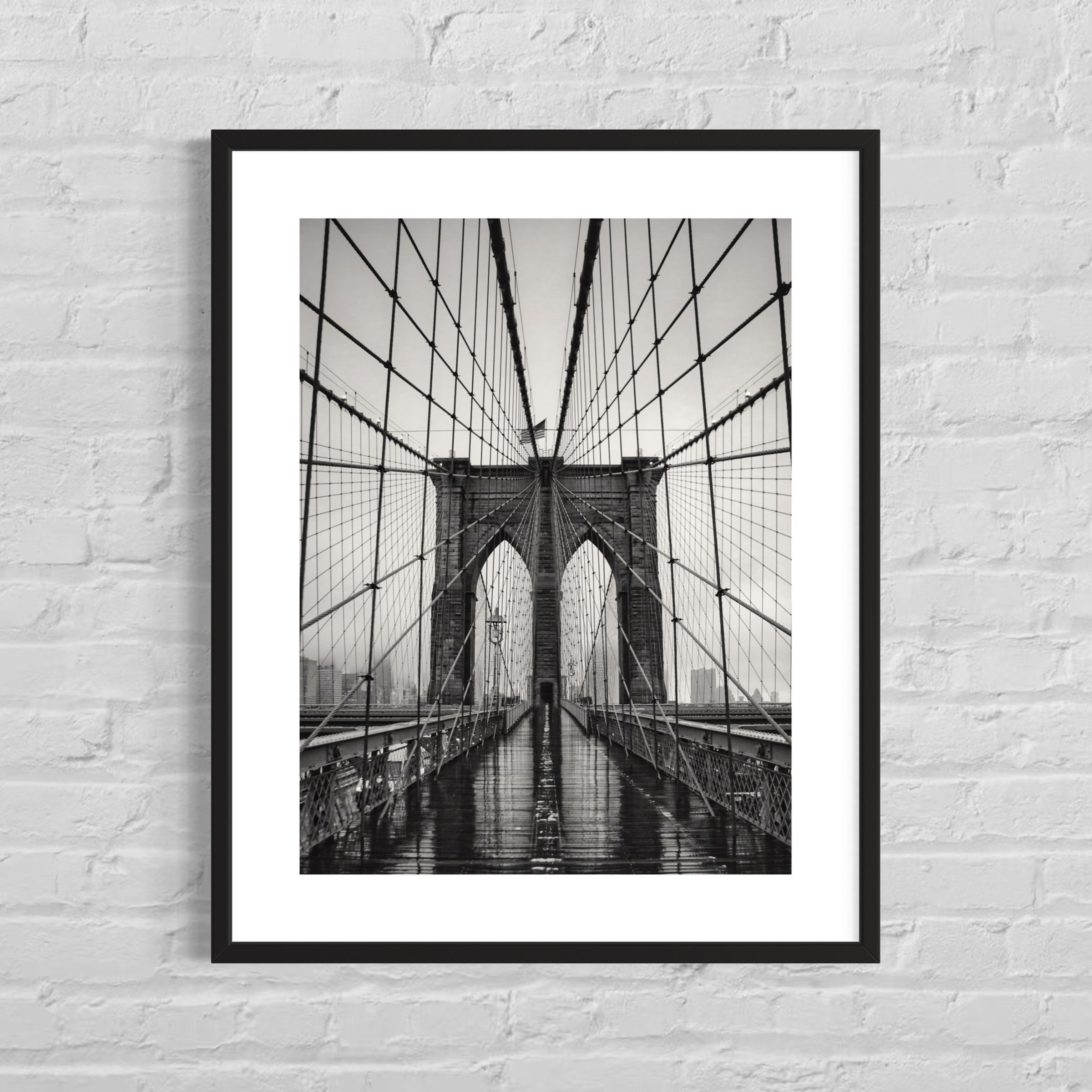 Brooklyn Bridge in Schwarz‑Weiß – ikonische Brücke über den East River in New York
