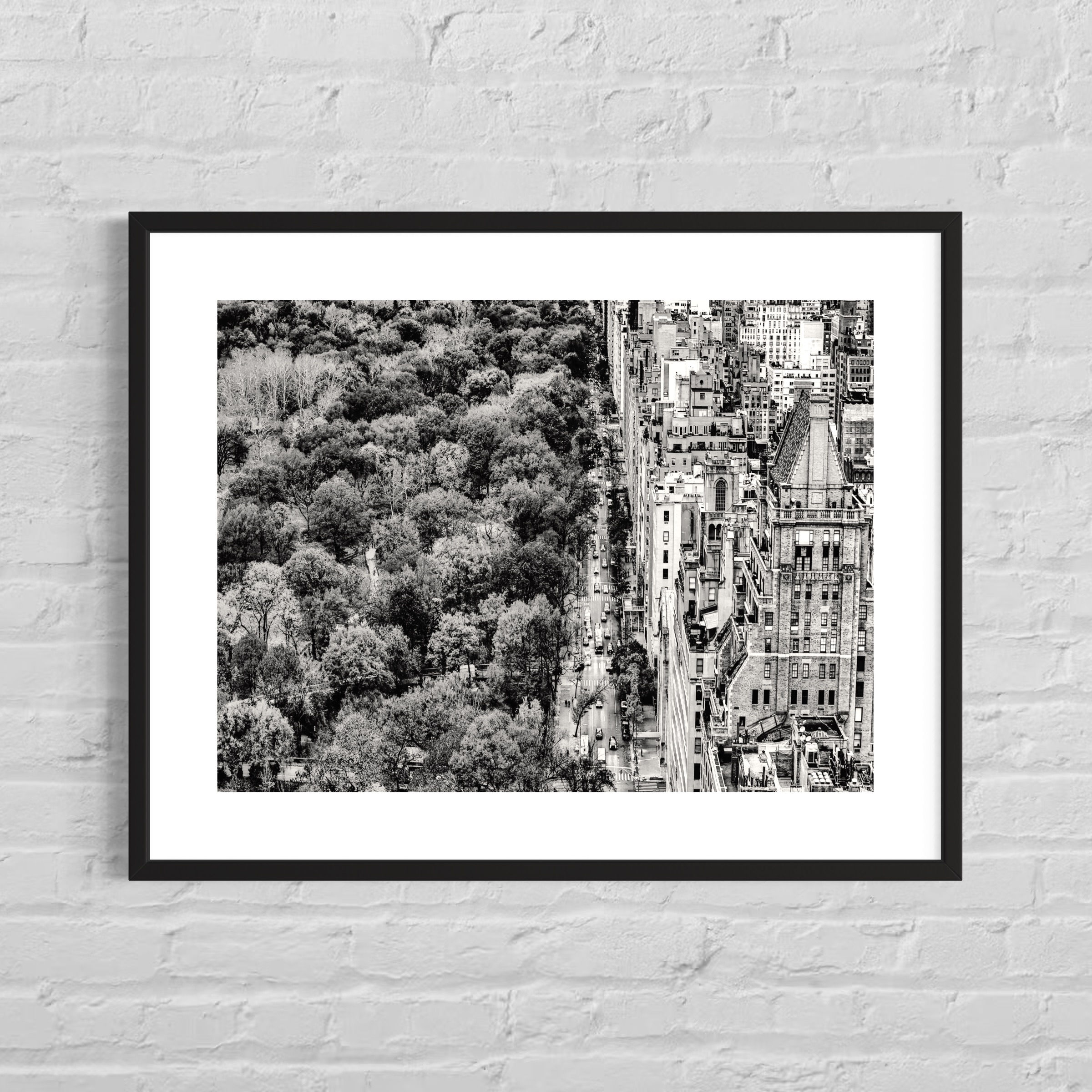 Schwarz‑Weiß‑Fotografie des New‑York‑Stadtlebens mit urbaner Perspektive und ruhiger Bildwirkung – New York Life VIII