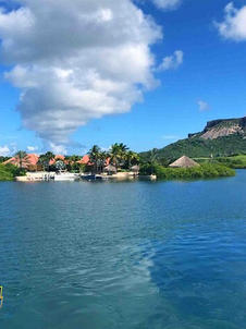 kiniw private island
