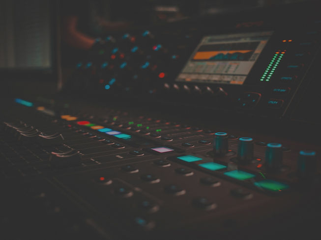 Untitled design (10)_edited.jpg