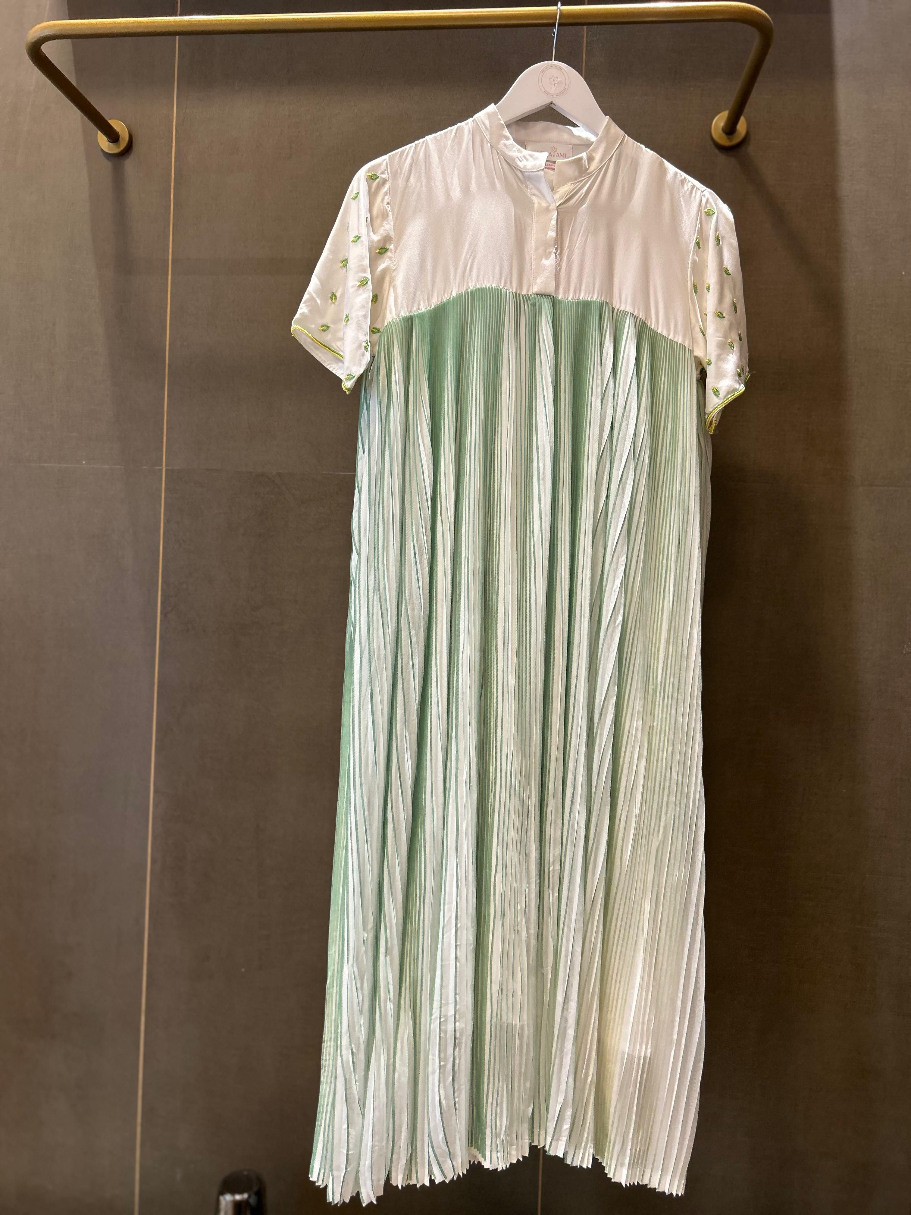 Green Pleated Meadow