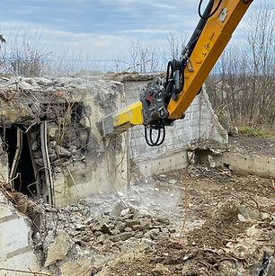 Démolition de bâtiments, utilisation d'équipements appropriés Topo & Co Soultz Grand Est France