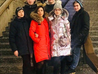 8 класс на спектакле “Мой бедный Марат»