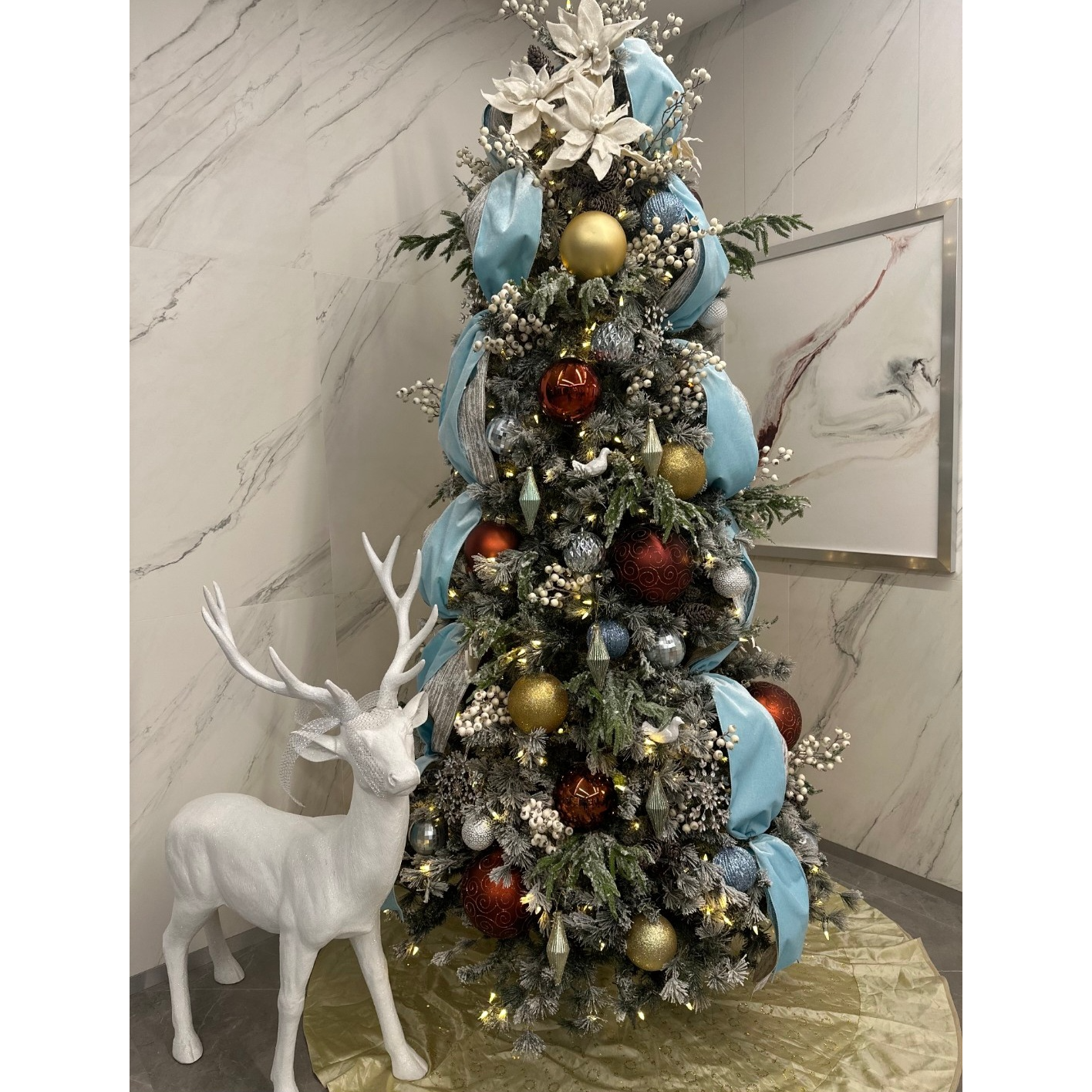 The Hot Cocoa Collection: Curated Holiday Tree Package