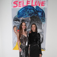 Julia Mozheyko (L) Kristina Sutton (R)