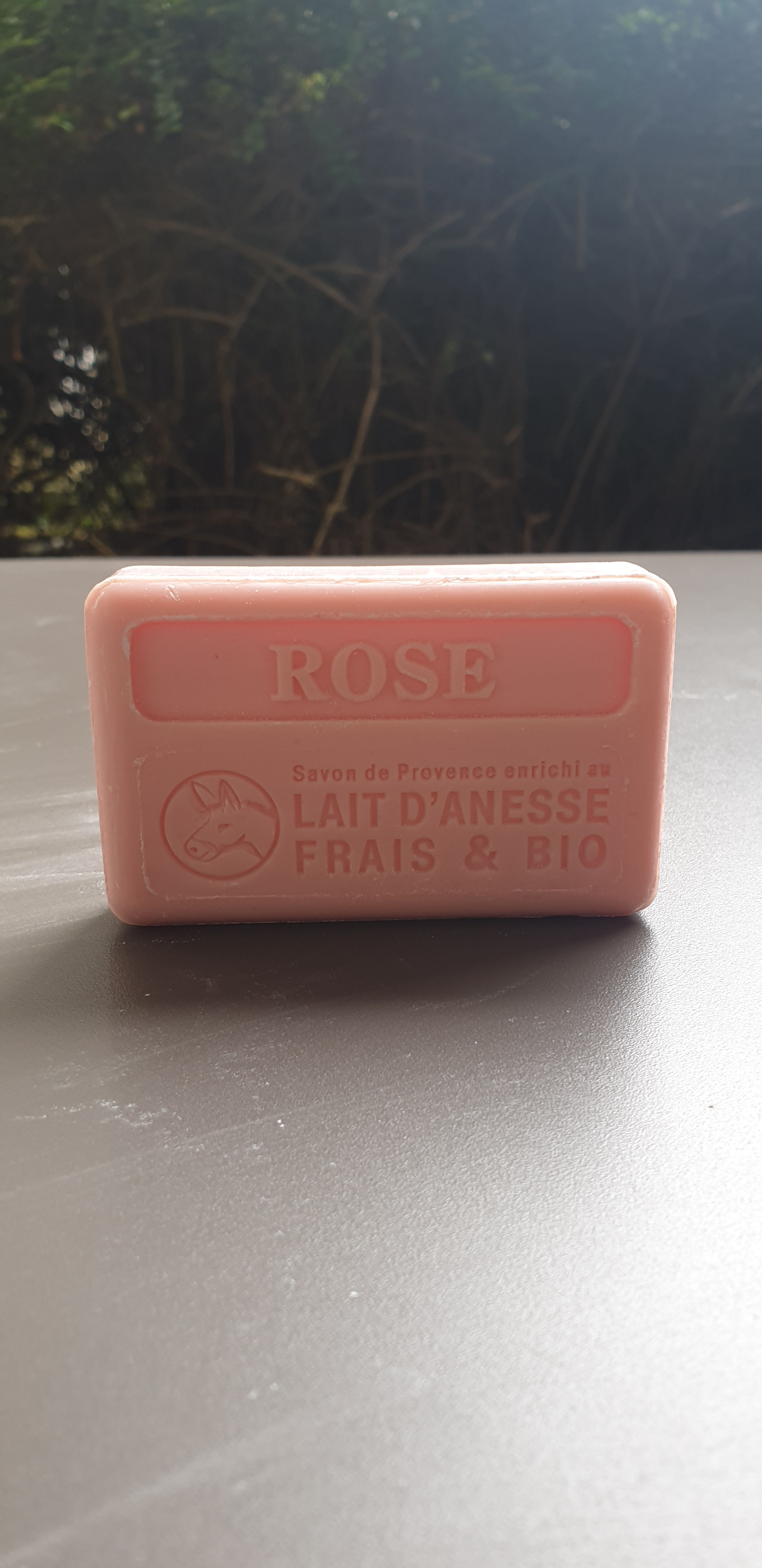 Savon au lait d'ânesse frais et Bio rose 100gr
