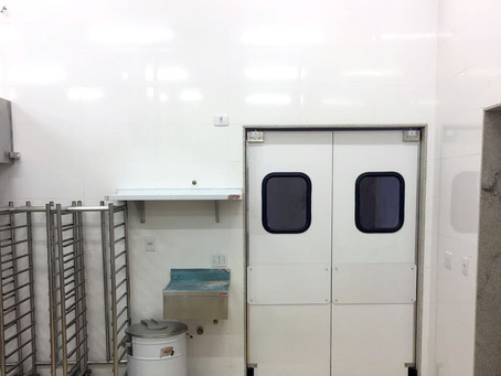 Portas de ABS da Imperial, na cozinha do parque aquático Hot Beach - Olímpia