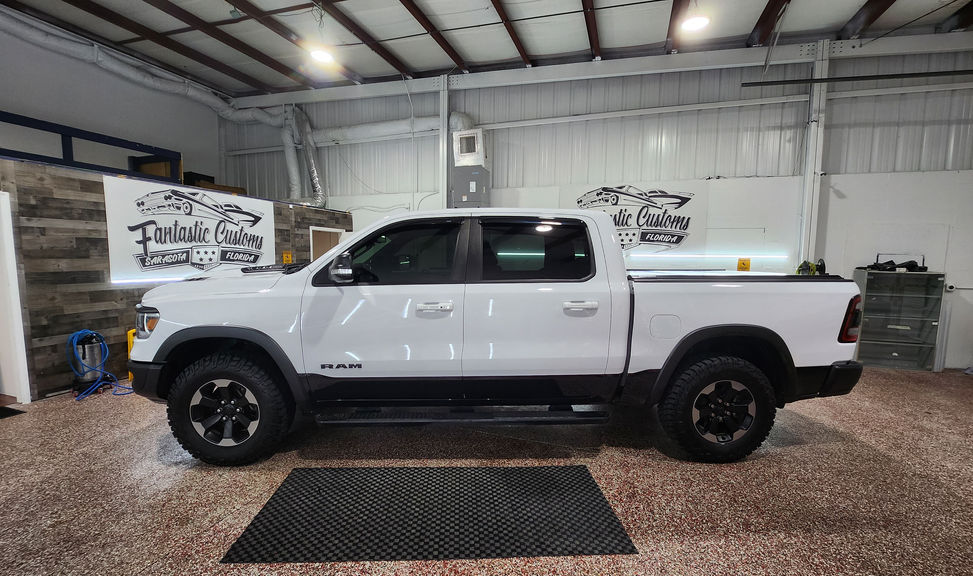 Ceramic Window Tinting for Heat Rejection in Sarasota and Nearby Locations