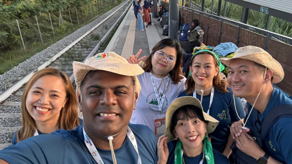 Setiap pagi menunggu train menuju Roma Termini (stasiun utama)