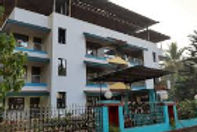 hotel-arya-inn-entrance-gate_edited.jpg